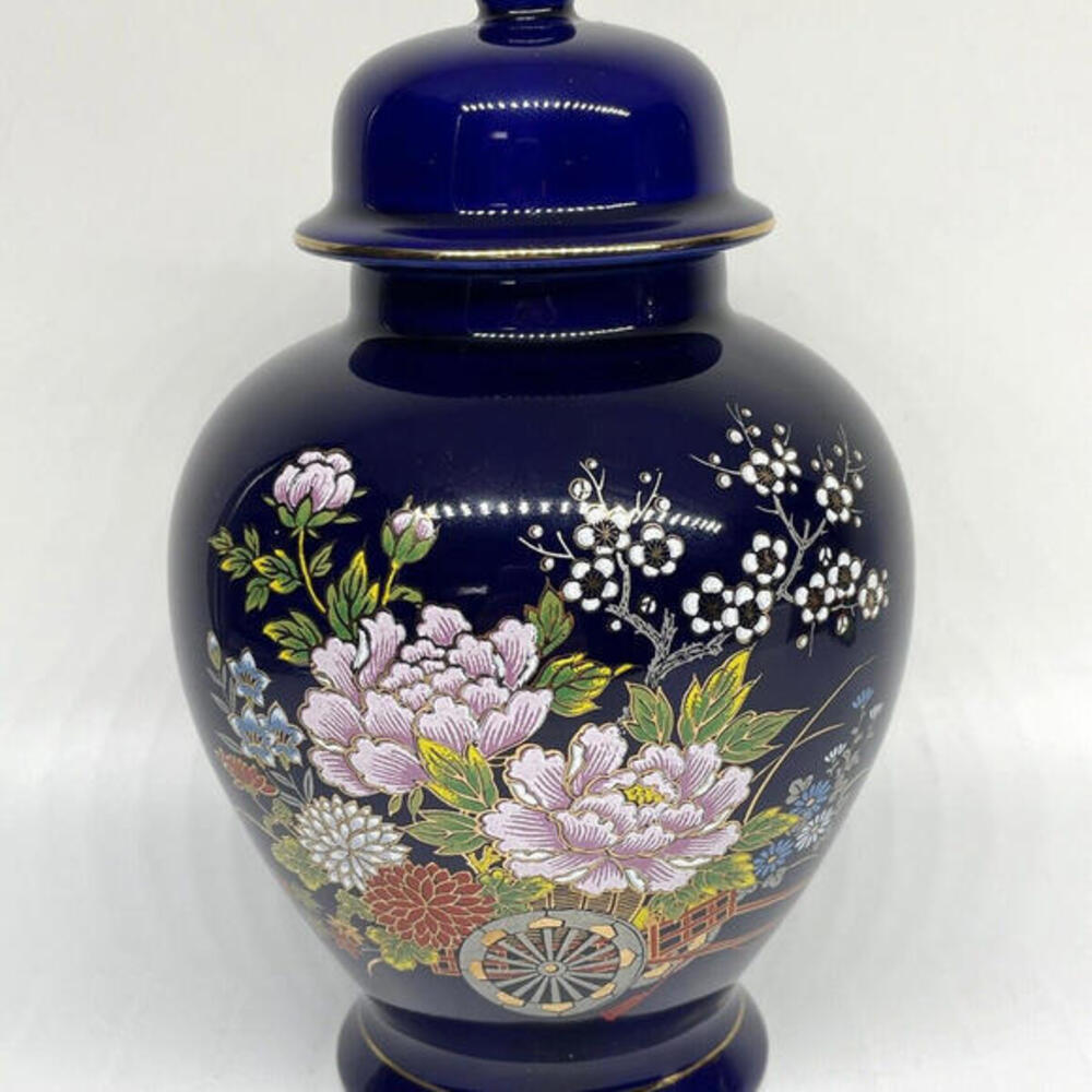 Vintage Japanese Ginger Jar Urn with Lid Cobalt Blue‎ Floral 8.5"